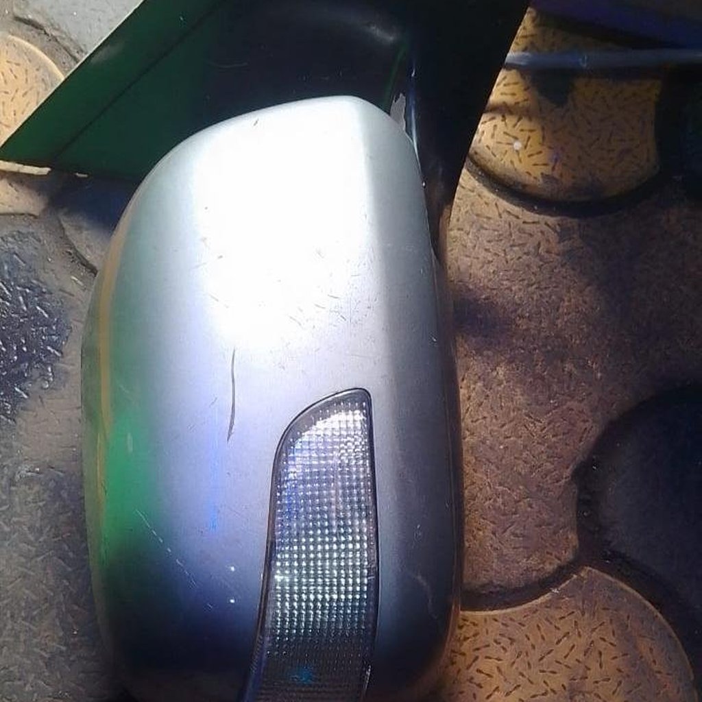 Toyota Harrier 240G Side Mirror – Genuine Used (2012)